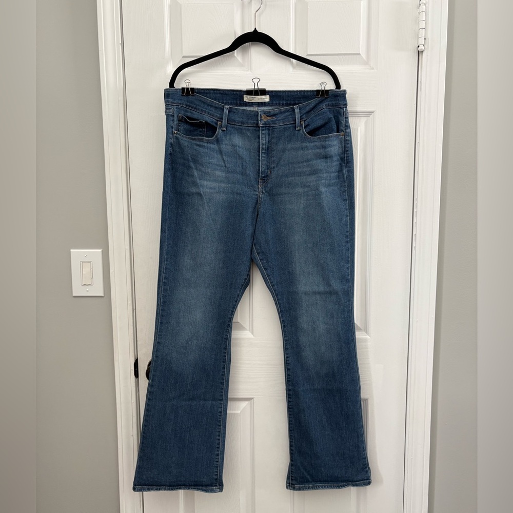 Levi Strauss mid rise bootcut 18